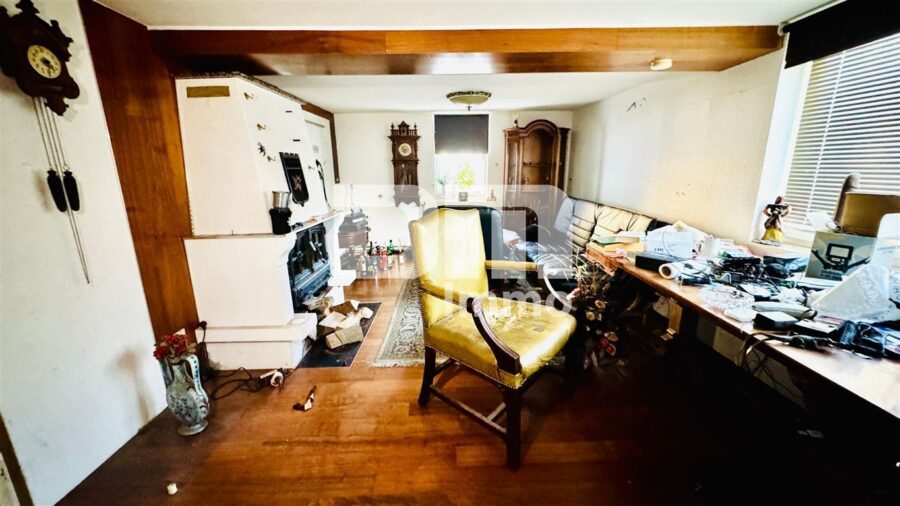 Bieterverfahren -Sanierungsbedürftiges Einfamilienhaus + große Scheune - Wohnhaus Innenbereich